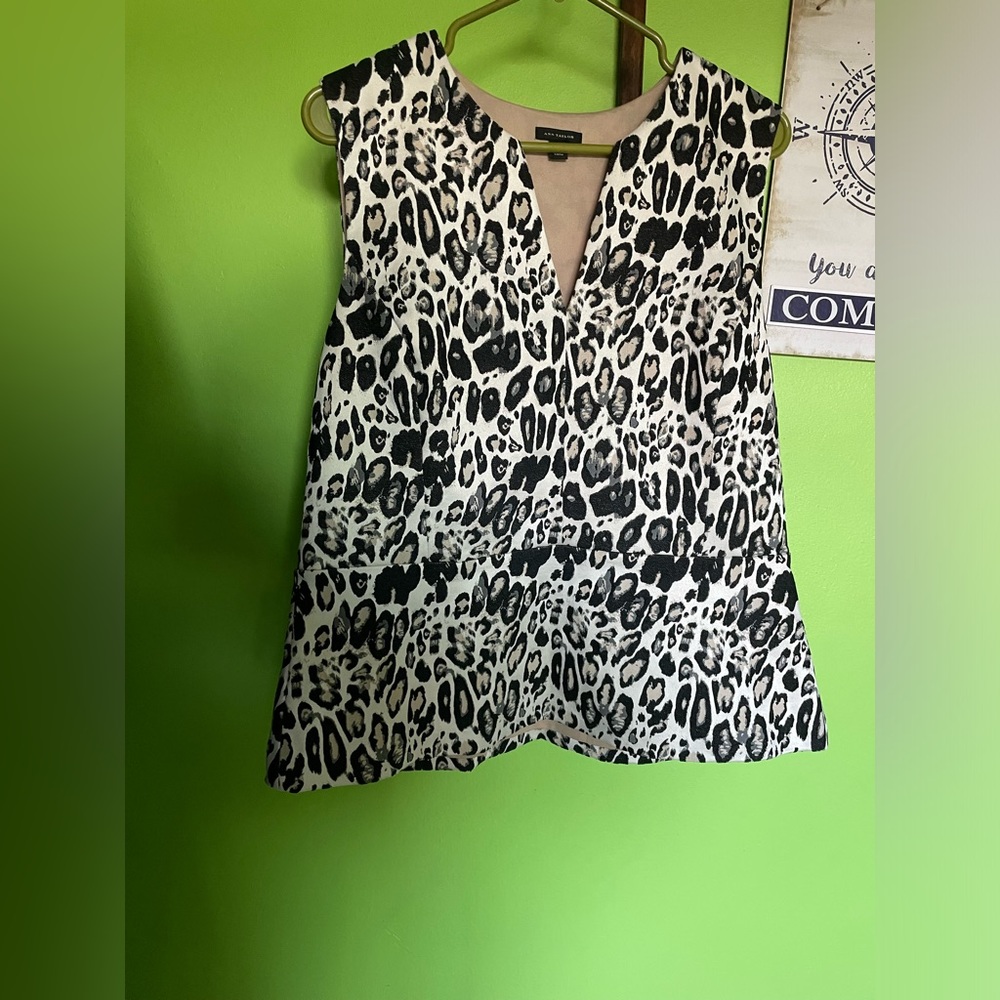 Women top with side zipper